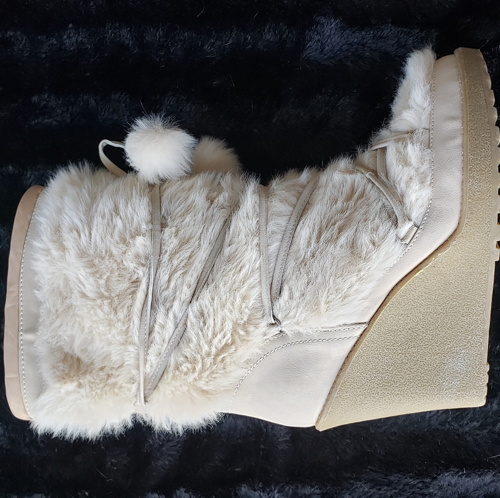 Furry Wedge Boots